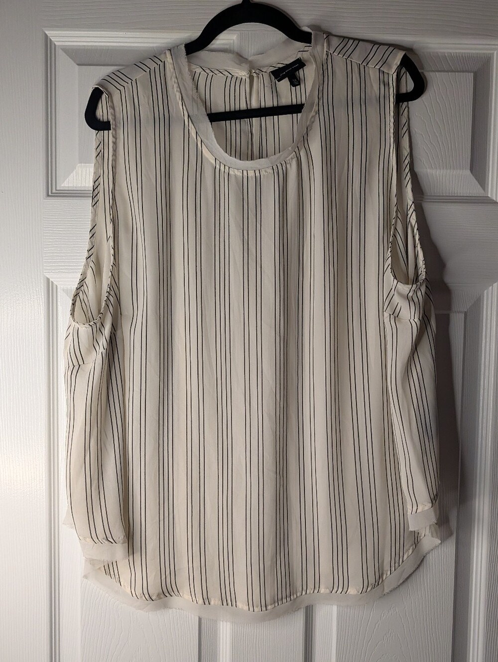 Who What Wear Women’s 3X Ivory Black Pinstripe Cold Shoulder Blouse High Low Top